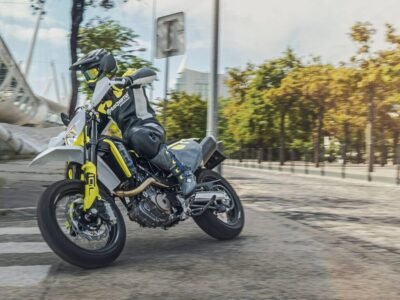 24_husqvarnasupermoto1