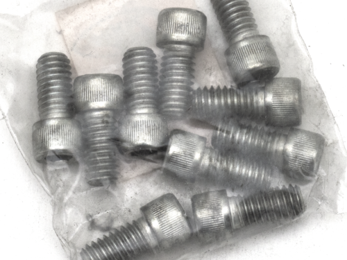 BULLONERIA ZINCATA IN MISURE SAE