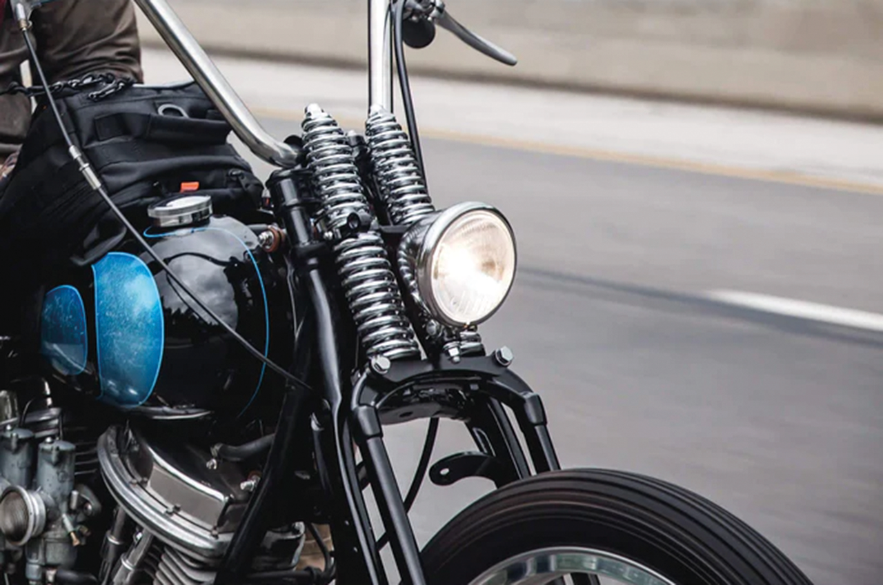 STAFFA DI MONTAGGIO FANALE ANTERIORE SPRINGER DA LOWBROW CUSTOMS | 1 STAFFA DI MONTAGGIO FANALE ANTERIORE SPRINGER DA LOWBROW CUSTOMS