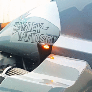 DEFLETTORI ANTIVENTO DOMINATOR CON INDICAZIONI DI DIREZIONE PER CARENATURE STILE ST