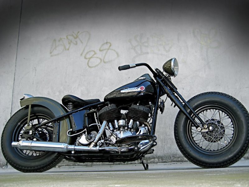 bobber style moto
