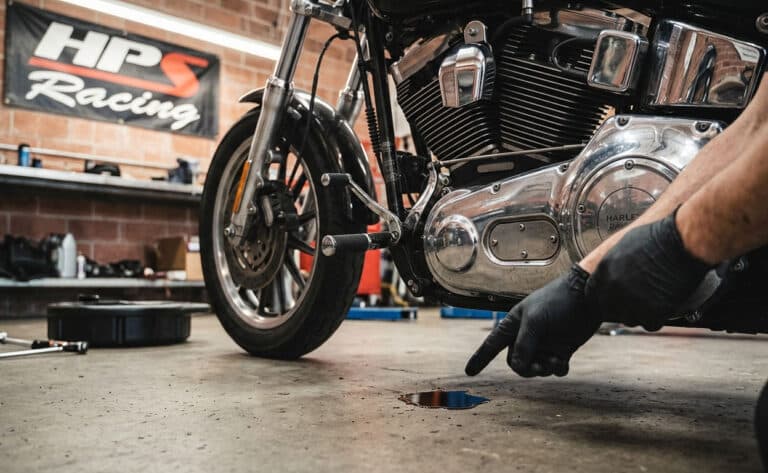 Perdita Olio su un Harley